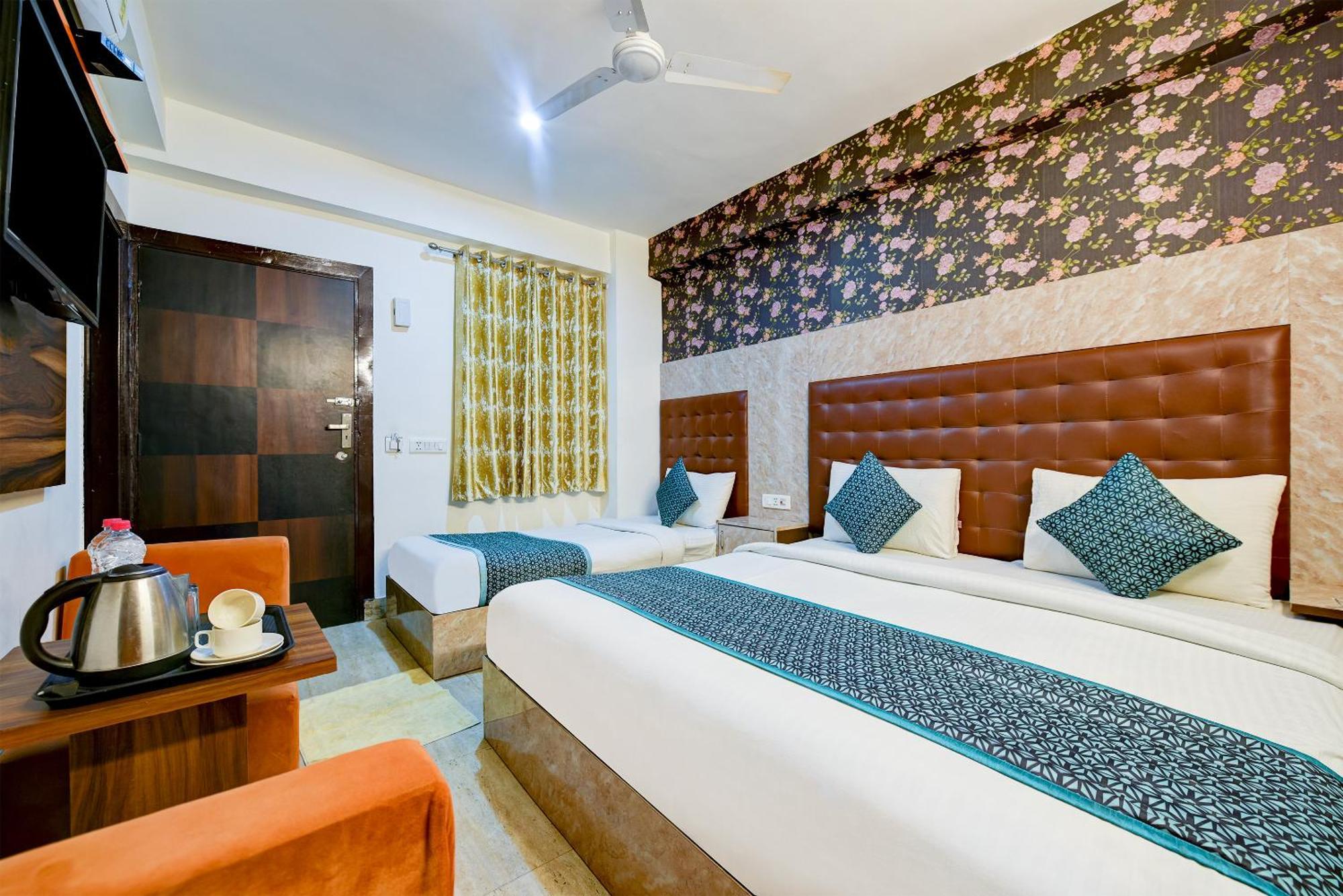 Hotel Square Plaza At Airport New Delhi Exterior photo