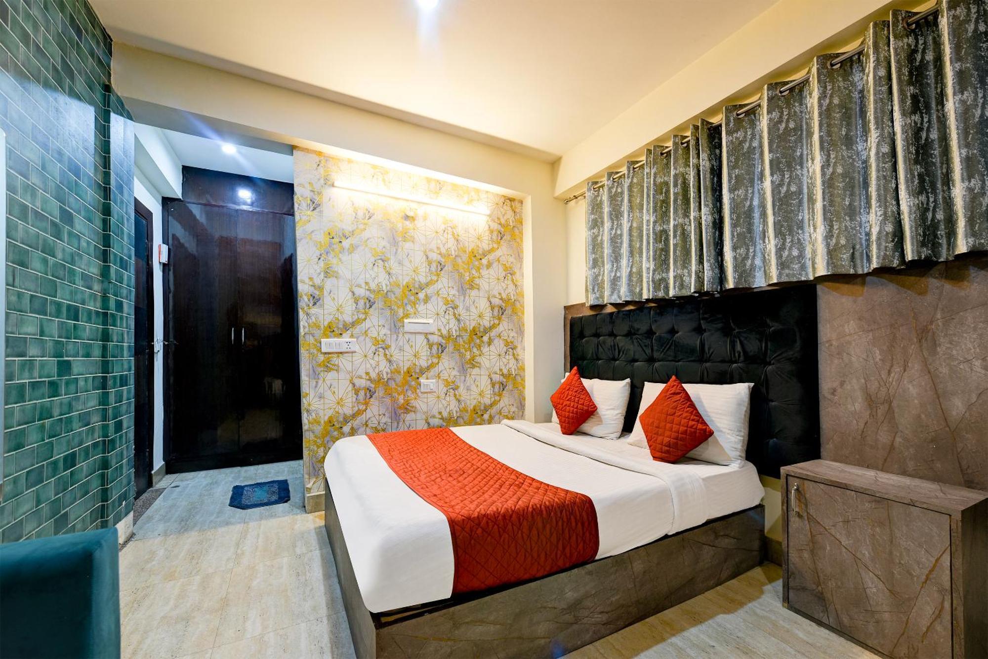 Hotel Square Plaza At Airport New Delhi Exterior photo
