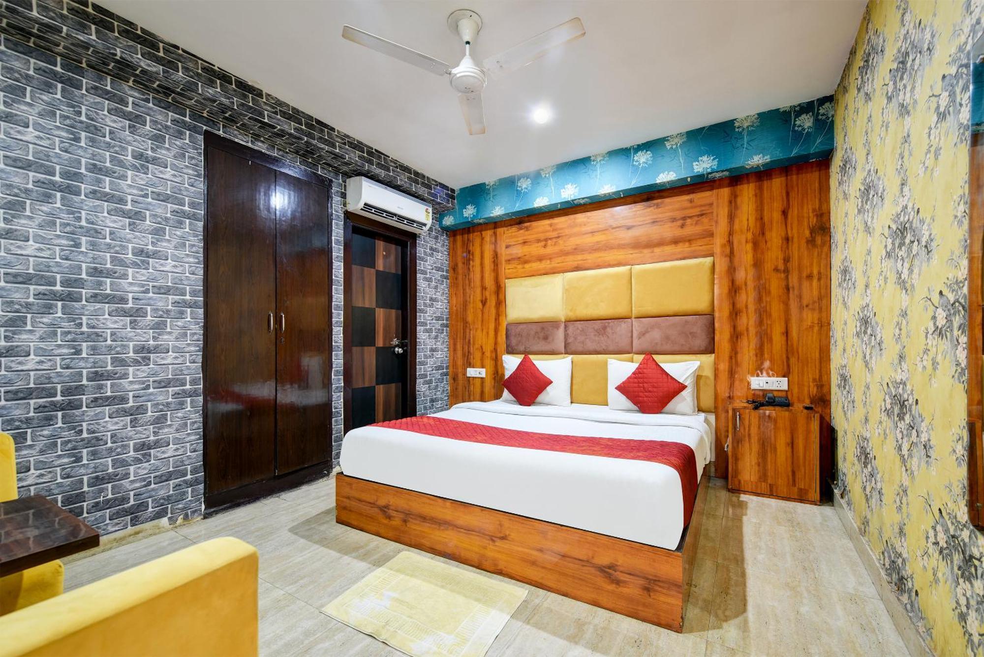 Hotel Square Plaza At Airport New Delhi Exterior photo