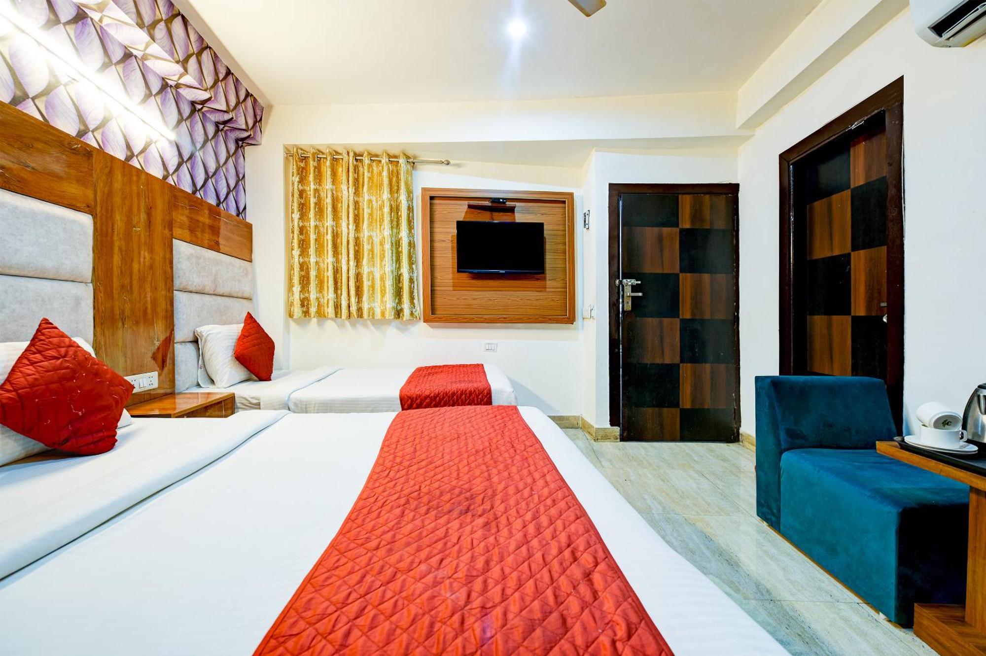 Hotel Square Plaza At Airport New Delhi Exterior photo