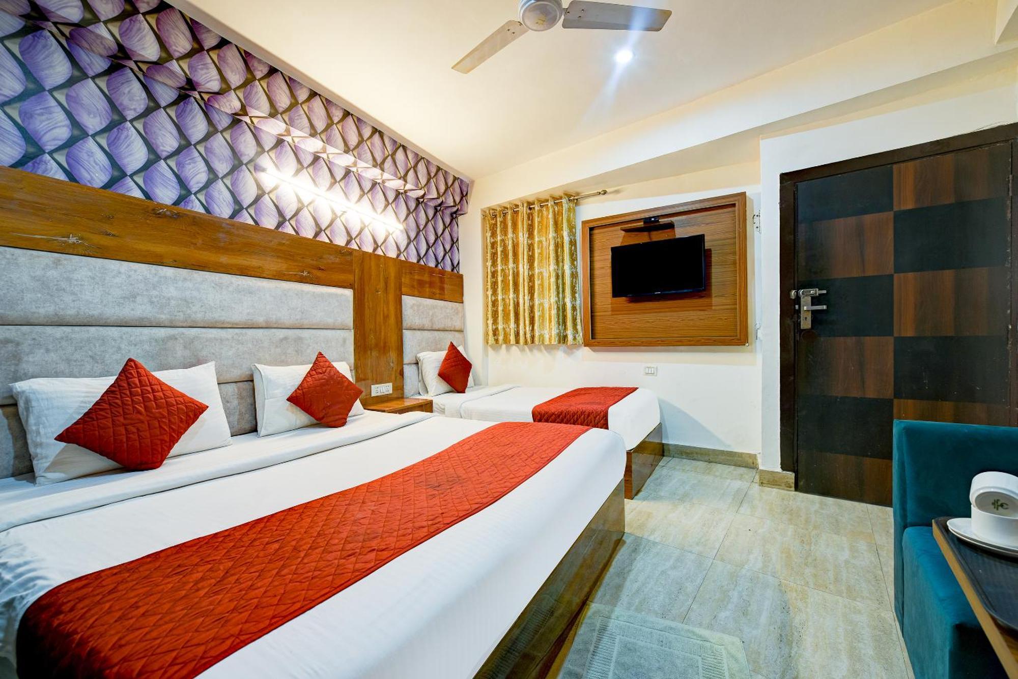 Hotel Square Plaza At Airport New Delhi Exterior photo